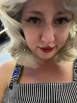 RonnieKiss Live XXX-Chat