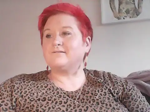 Živý XXX chat BustyRedxx