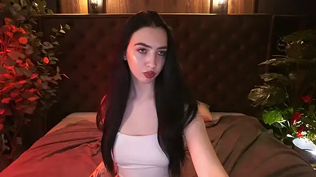 WildKittenX_ Adlı Modelin Canlı XXX Sohbeti