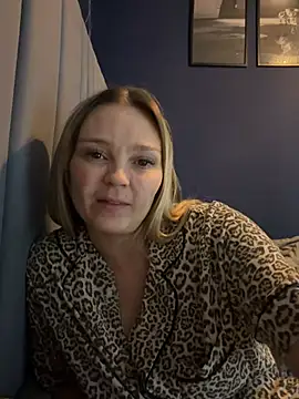 Chat XXX en directo de Sky25x