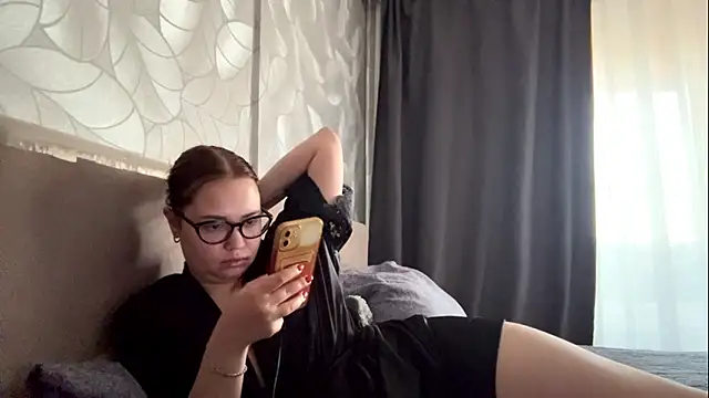 Chatroom XXX en direct de Emely_Cute