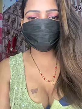 CUTI-NAINA Adlı Modelin Canlı XXX Sohbeti