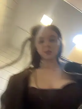 Ttixmila Webcam Show