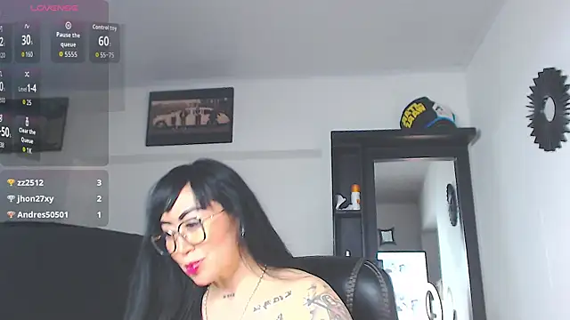 Vicky_hotmilf 即時 XXX 聊天