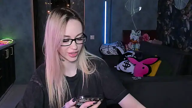 Blckmirrorr's Live XXX Chat