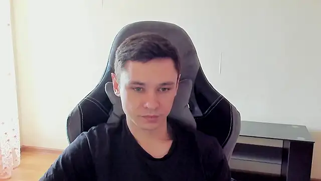 Alexmansuper webkamerás műsora