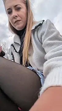 Risky_girl23_n Live XXX chat