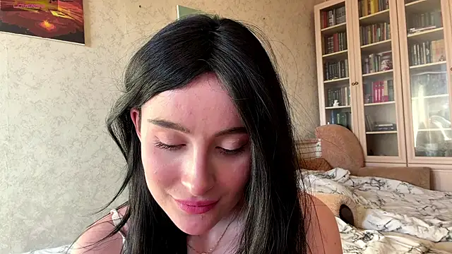 ToriHellberg's Live XXX Chat