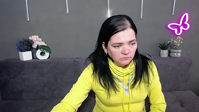 XXX chat uživo modela LauraFinn