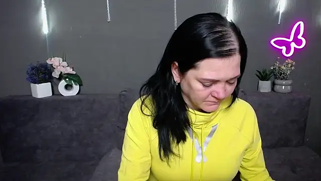 LauraFinn's Live XXX Chat