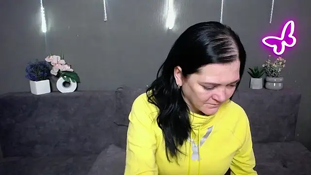 LauraFinn's Live XXX Chat