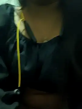 Ananya_34 élő XXX-chatje