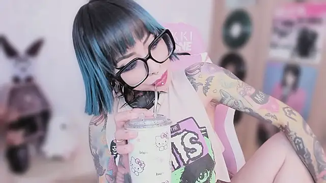 Webkamerová show shes_creepy