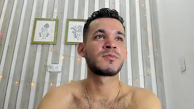 Show modela EthanGrey na web-kameri