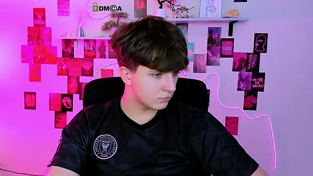 travis_wolf_ Live XXX-chat