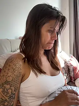 RachelWeisz_: онлайн-секс-чат