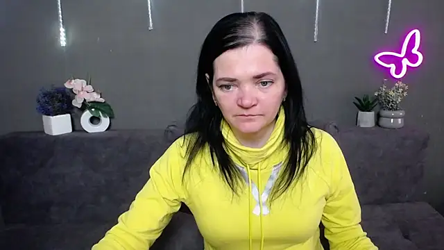 LauraFinn – Kamerová šou