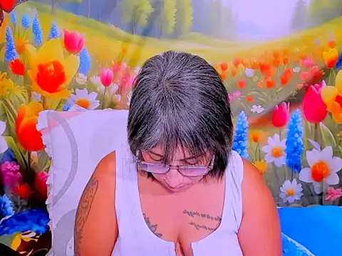 indianroxy 现场XXX聊天