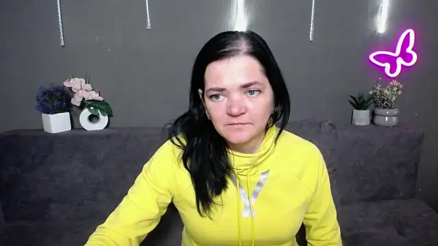 LauraFinn Chat XXX in diretta