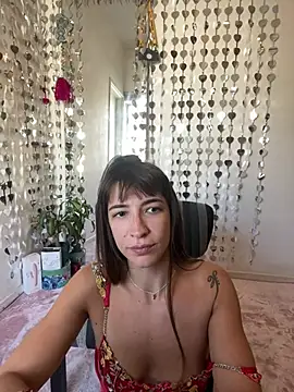 Yara-Lolii Chat XXX live