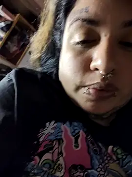 Lulagoticulona's Live XXX Chat