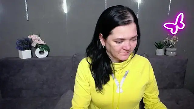 LauraFinn's Live XXX Chat