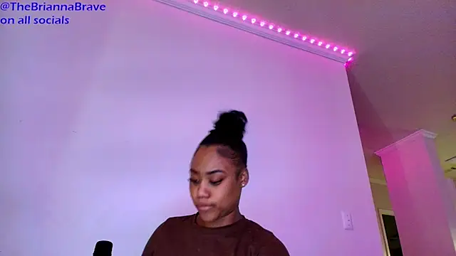 BriannaBrave's Live XXX Chat