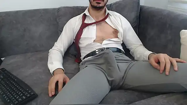 Naughtb0y's Webcam Show