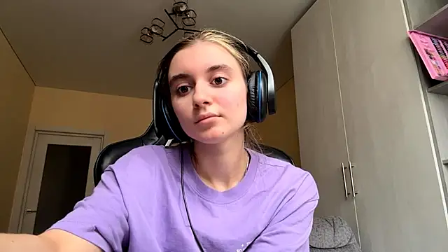 PluralPalaver Adlı Modelin Web Kamerası Şovu