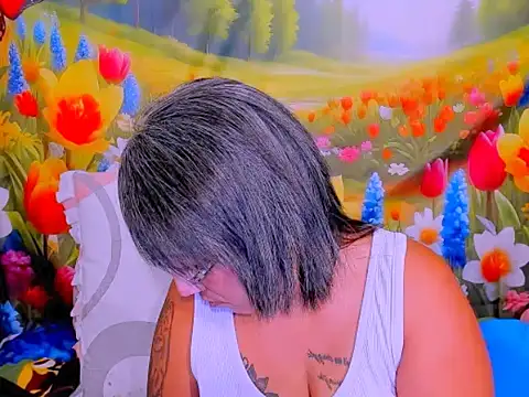 XXX chat uživo modela indianroxy