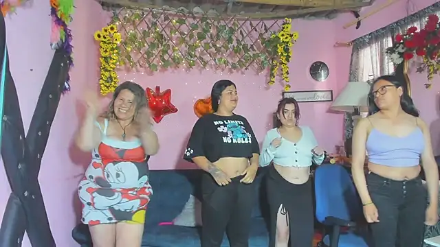 lesbiancuple: вебкам-шоу