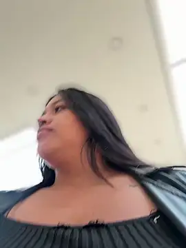 -Mia1 Show in webcam