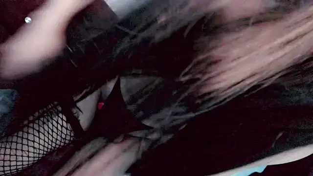 Amomentoflust99 网络视讯表演