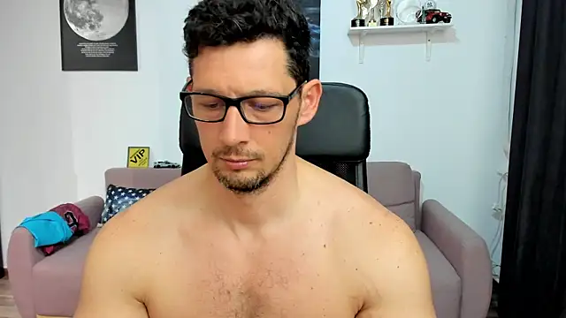 BrutusK08 Live XXX-Chat