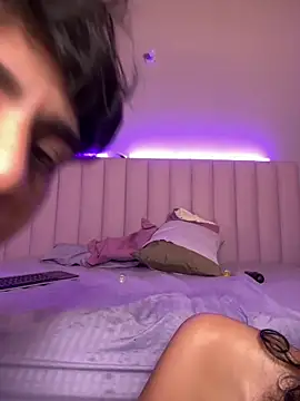 abrilandjulian's Live XXX Chat