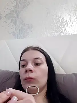 Show modela JhonSHelBy7LuNa na web-kameri