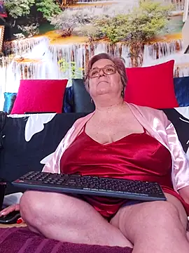 QueenPammy1 – Naživo XXX chat