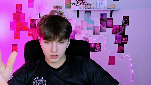 Chat XXX ao vivo de travis_wolf_