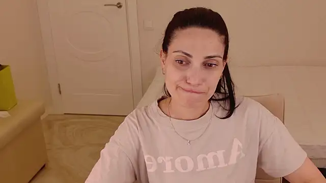 LovelyBeatriceのライブXXXチャット