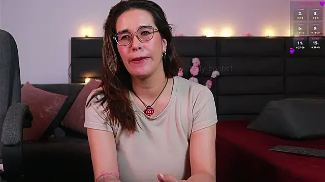 แชท XXX สดของ kathieandpovcock1