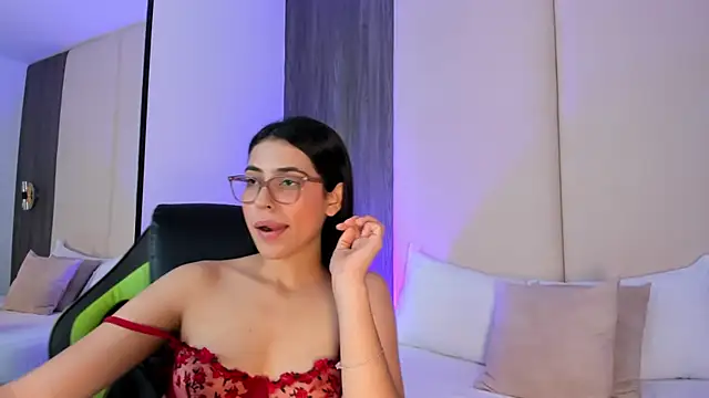 XXX chat uživo modela desireee_