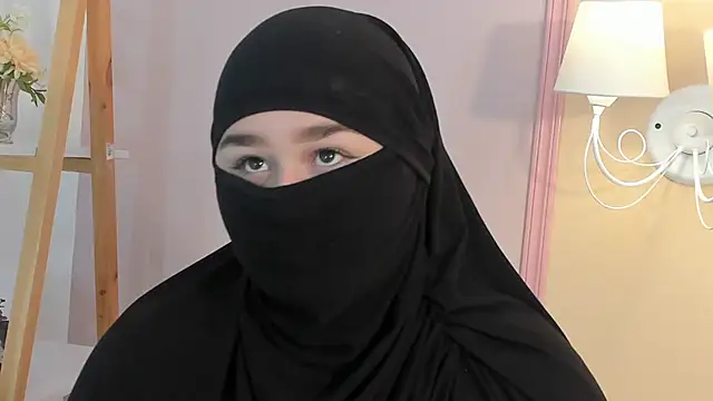 _zharaa's Live XXX Chat