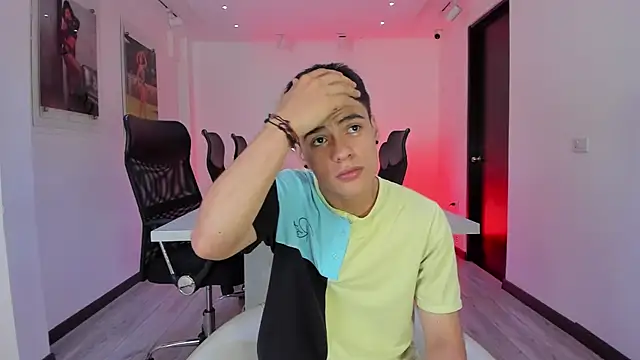 XXX chat uživo modela BenitoSaenz