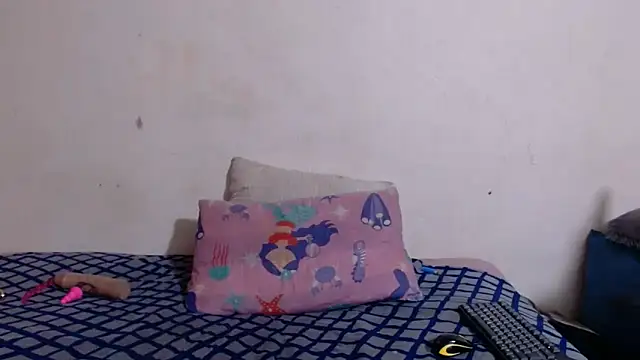 Nikistickyxx25: онлайн-секс-чат