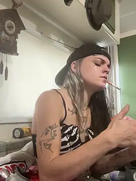 Chat XXX en directo de IttyBittyStonie