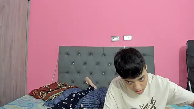 ariloe_quintero Adlı Modelin Canlı XXX Sohbeti