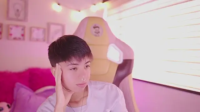 tommy_blueのライブXXXチャット