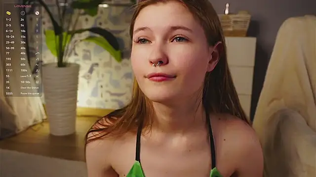 Chat XXX en directo de LynHillaire