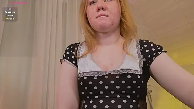 BeeTrixのライブXXXチャット