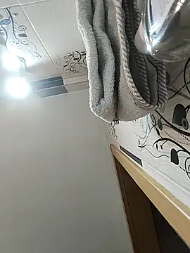 EmmaKrosss 即時 XXX 聊天